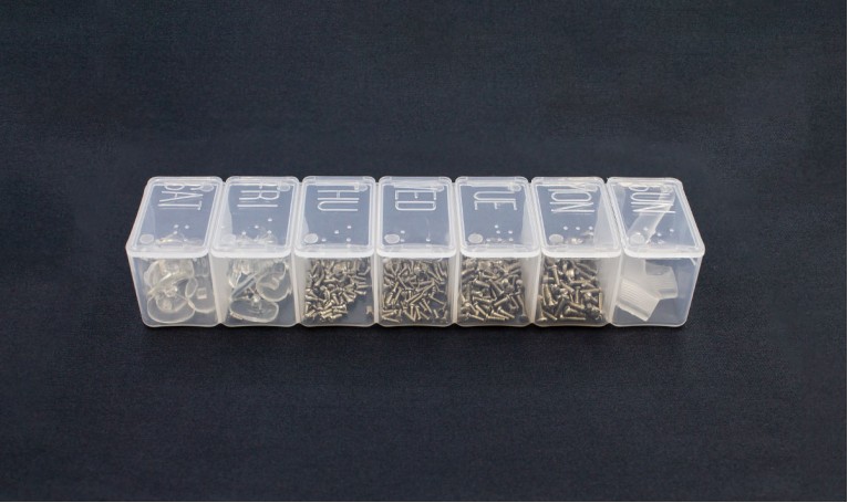 Набор для ремонта очков: винт, носоупор, стоппер (7 ячеек)